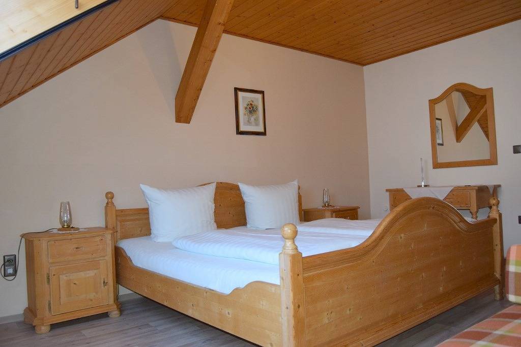 Ganze Wohnung, Ferienhaus Herzog - Das Ferienhaus Herzog in Eichenberg. Freuen Sie sich auf eine geräumige Wohnung mit Balkon in Haundorf, Fränkisches Seenland