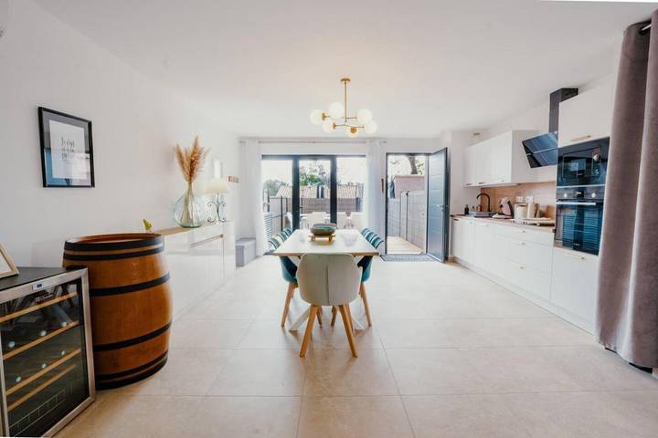 Location de vacances pour 6 personnes, avec piscine ainsi que vue et terrasse, animaux acceptés à Puget-Ville - 3
