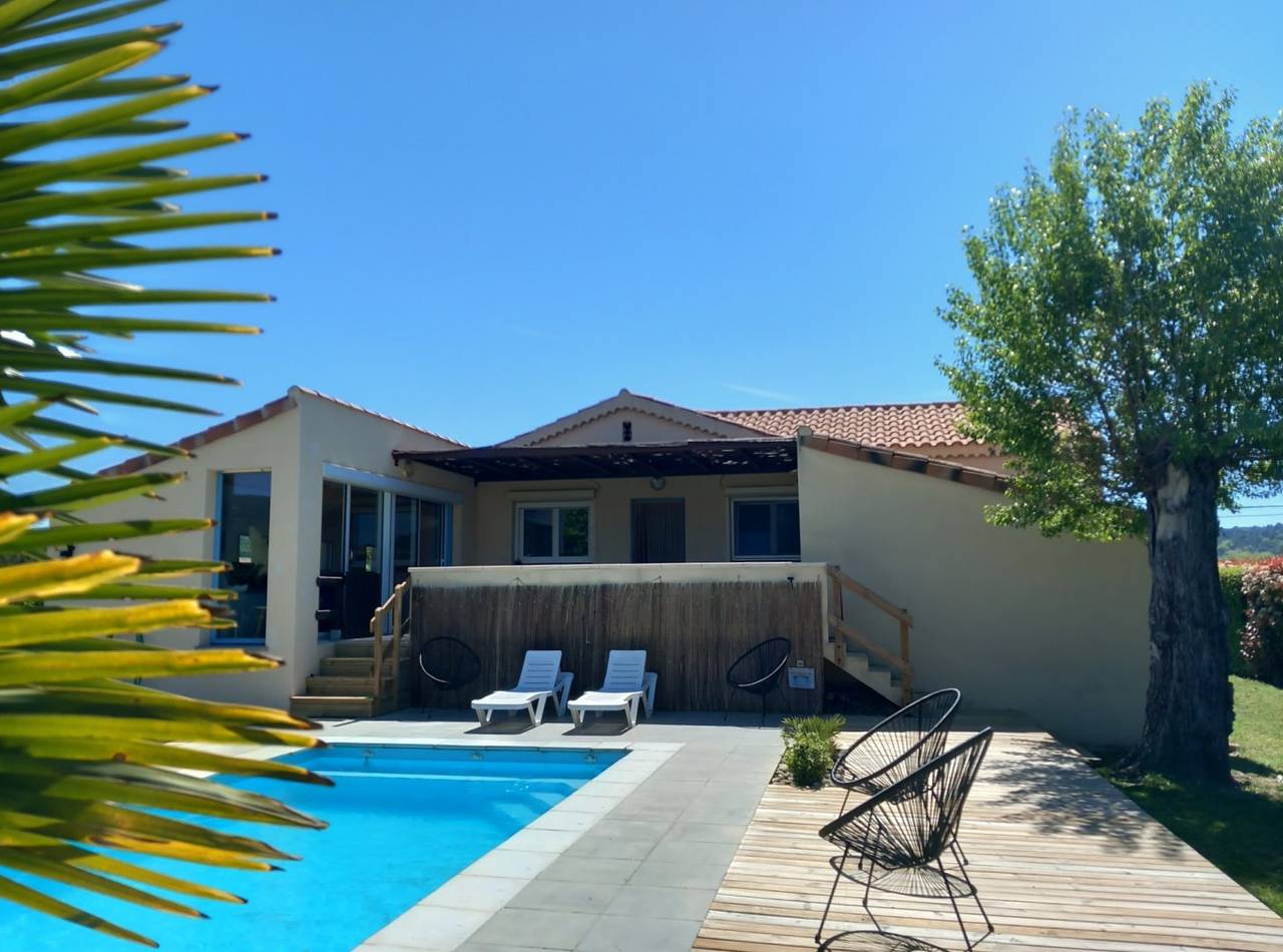 Maison climatisée avec piscine et grand jardin in Vallon-Pont-d'Arc, Ardèche