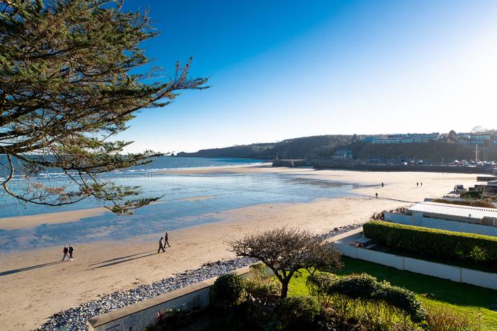 Entire apartment, Life's a Beach - Direct Beach Access, Sea Views in Saundersfoot, Pembrokeshire