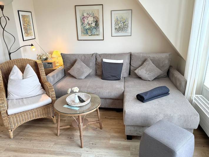 Ganze Wohnung, Geschmackvoll gestaltetes Ferienappartement im Ober- und Dachgeschoss in Nordfriesische Inseln (Schleswig-Holstein) (Schleswig-Holstein), Wenningstedt