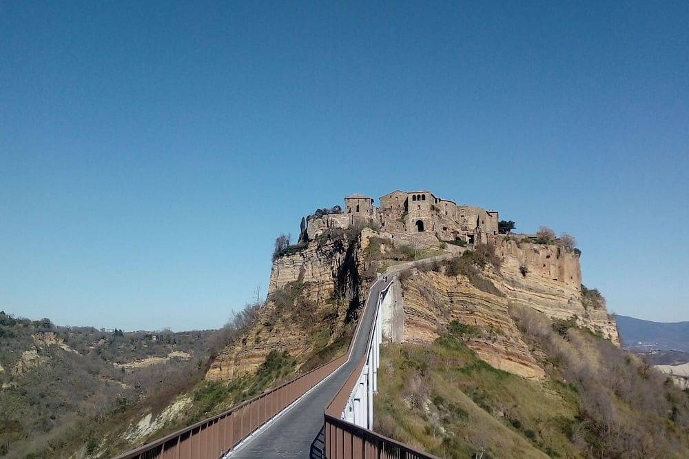Ganze Wohnung, Cozy Accommodation in a Fantastic Hamlet in Lubriano, Viterbo Provinz