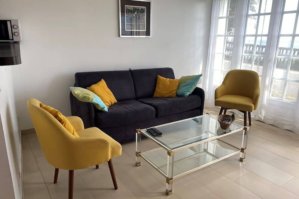 Entire apartment, Estudio renovado con parking, wifi, cerca de la playa y el centro in Le Palais, Côte des Mégalithes