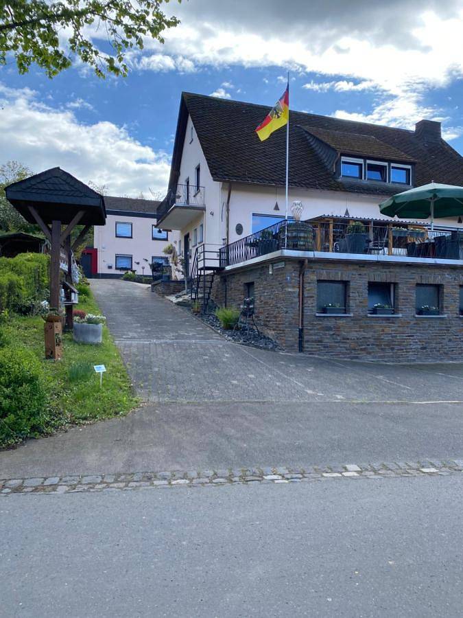 Ferienwohnung für 6 Personen, mit Balkon und Terrasse sowie Ausblick