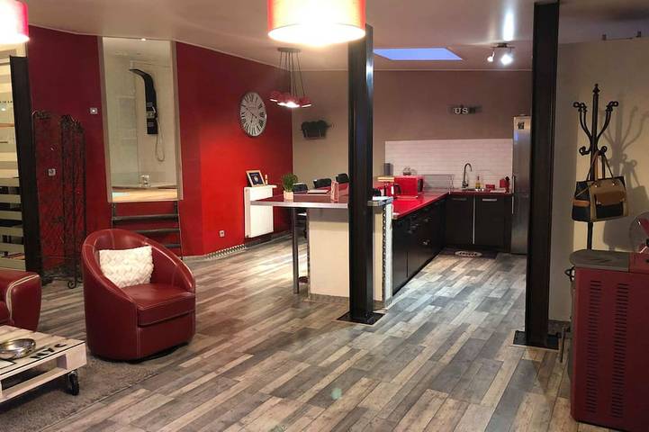 Gîte pour 4 personnes, avec Terrasse et Jardin à Villy