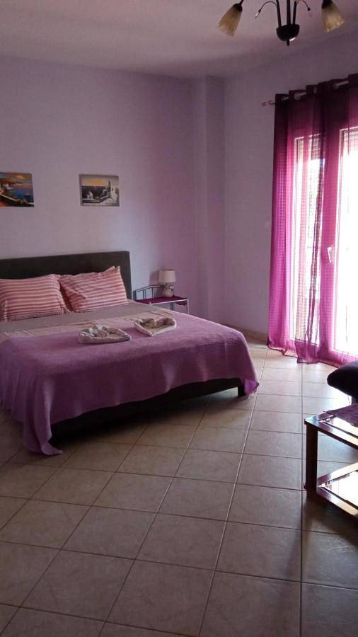 Gîte pour 2 personnes, avec Balcon ainsi que Terrasse et Vue dans Palaia Epidavros - 3