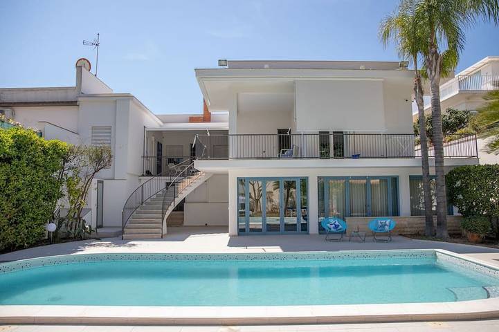 Villa für 6 Personen, mit Balkon und Garten sowie Pool - 1