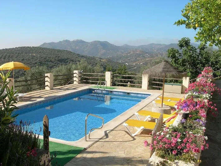 Chalet para 5 personas, con jardín además de vistas y piscina, Se admiten mascotas - 1