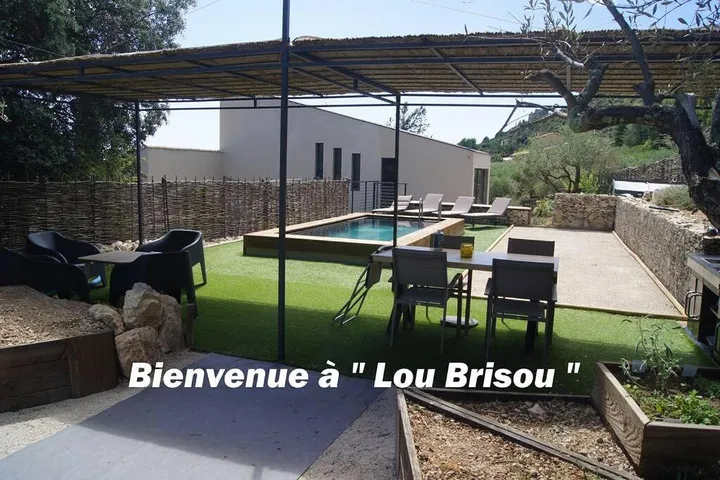 Casa de vacaciones para 4 personas, con vistas además de piscina y jardín - 1