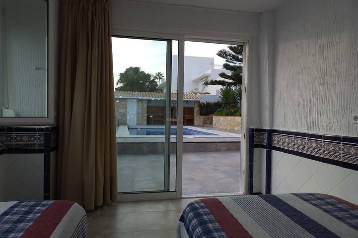 Casa  sobre el Mediterráneo, piscina, Bbq Jardín , Wifi, aire acondicionado in La Cala del Moral, Rincón de la Victoria