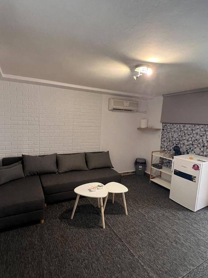 Gîte pour 2 personnes, avec terrasse dans Érétrie