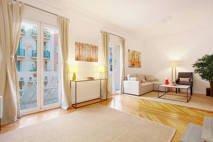 Apartamento para 5 personas, con Balcón y Terraza en Chamberí (Madrid)