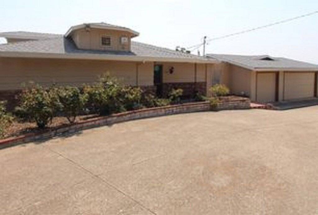 Vacation House for 14 Guests in Clearlake, Lake County (CA)