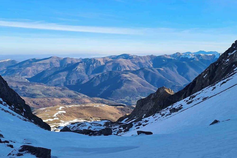 Entire apartment, Appartement 4 Personnes Dans Superbe Résidence Avec Piscine Chauffée in Arreau, French Pyrenees