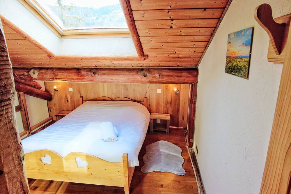 Chalet rondins, terrasse avec jacuzzi, accès piscine et sauna, proche La Bresse in Basse-sur-le-Rupt, Parc naturel régional des Ballons des Vosges