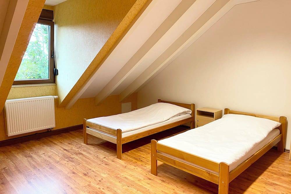 Ganze Wohnung, Komfortables Apartment mit herrlichem Ausblick und kostenfreien Parkplätzen in Karlstadt, Maindreieck