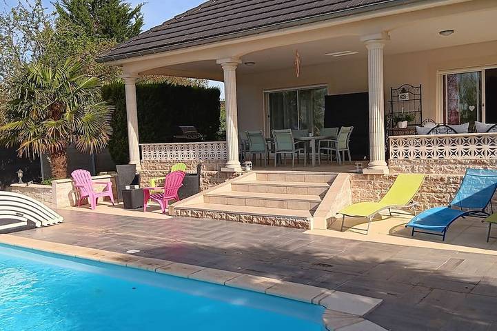 Villa pour 6 personnes, avec Terrasse et Jardin