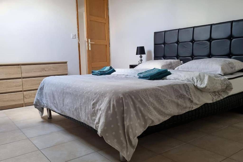 Appartement entier, Two-Bedroom Apartment in Villiers-le-Bel, Val-d'Oise