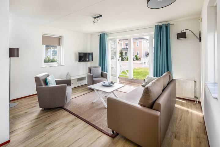 Bungalow voor 5 personen, with Balkon/Terras and Terras as well as Tuin in Hellevoetsluis