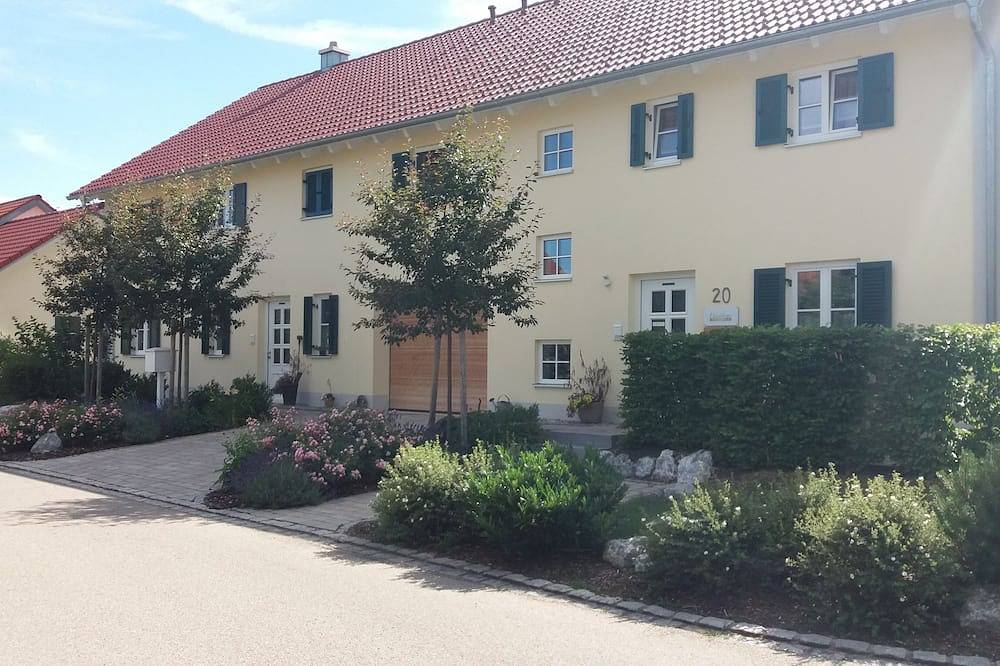 Ganze Wohnung, Ruhige Ferienwohnung nähe Memmingen mit Fahrradgarage in Bayerisch Schwaben