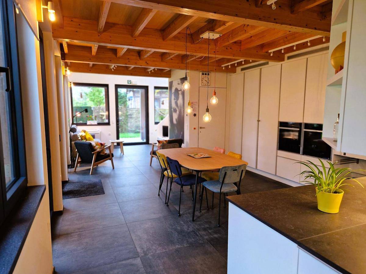 Station Racour 'Grand Logement des Piocheurs' in Landen, Brabant flamand