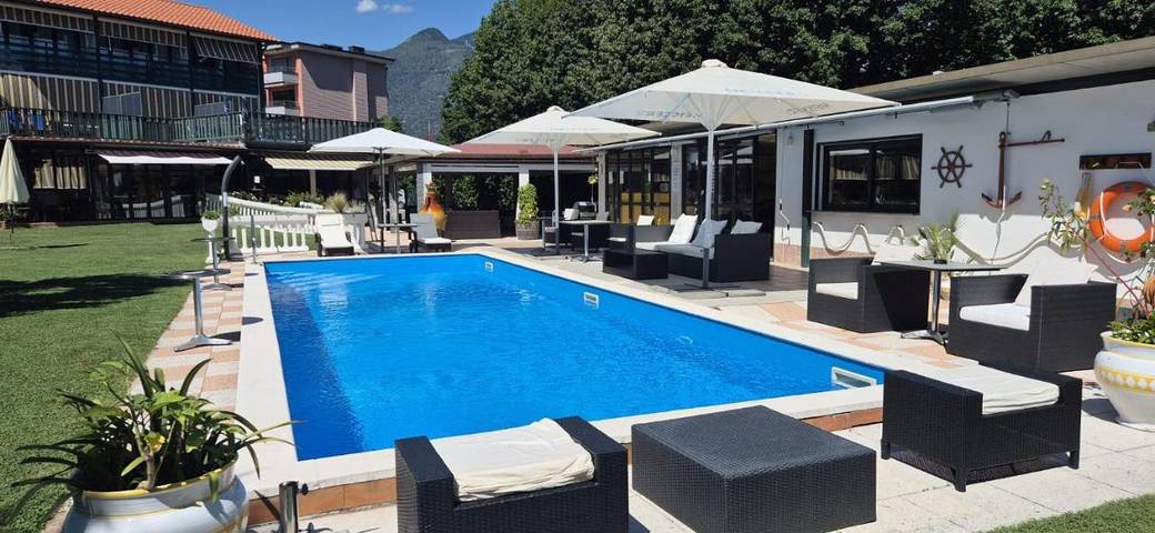 Hotel für 2 Personen, mit Balkon und Terrasse sowie Garten und Pool