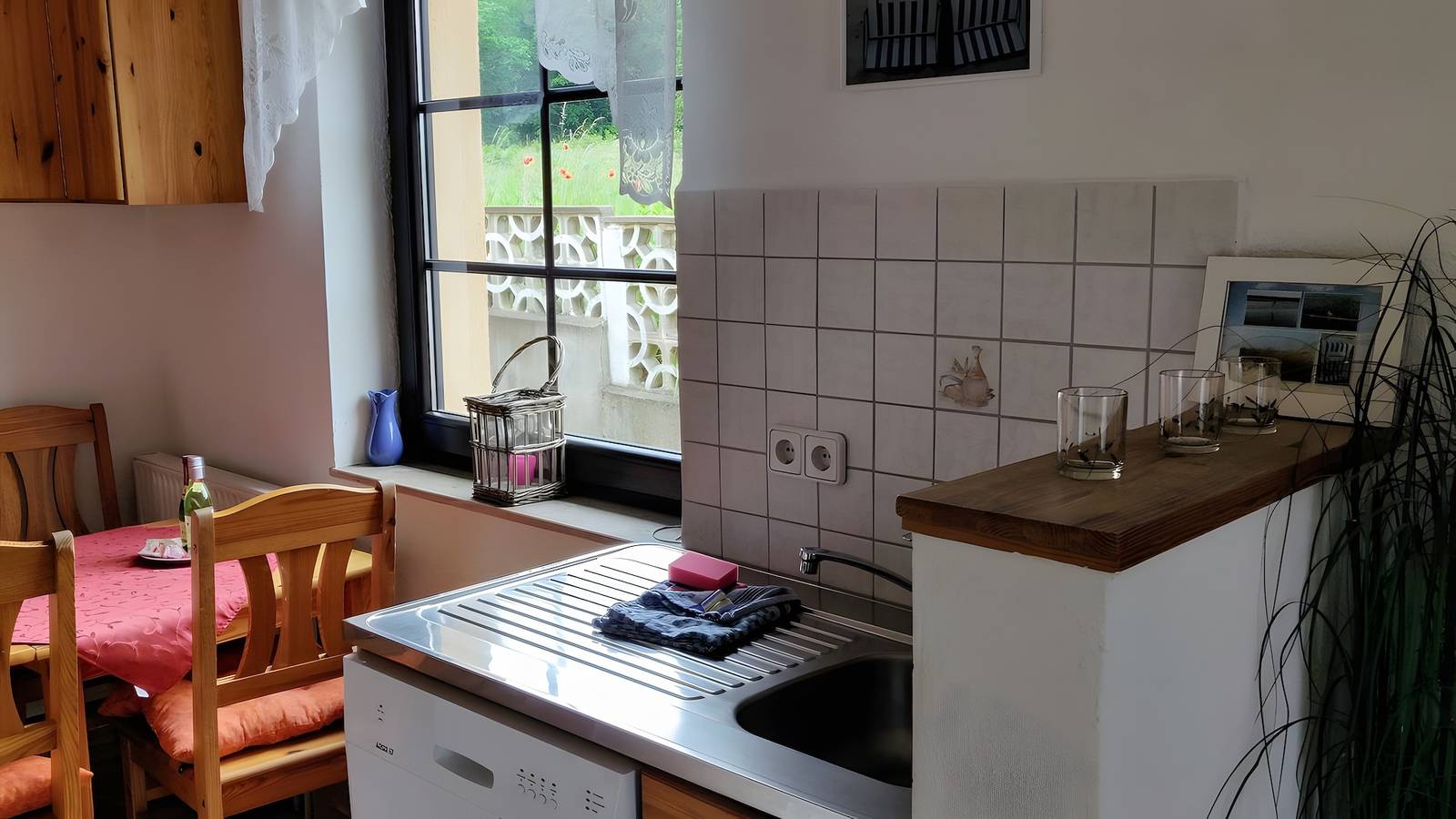 Ganze Wohnung, Apartment „Haus Rose 3“ mit Gemeinschaftsgarten, Balkon und Wlan in Kölpinsee, Loddin
