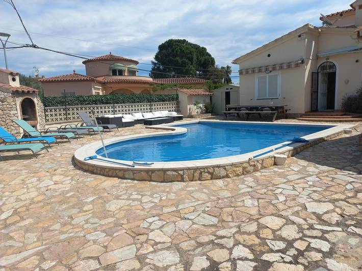 Gîte pour 10 personnes, avec balcon et jardin à Sant Pere Pescador - 3