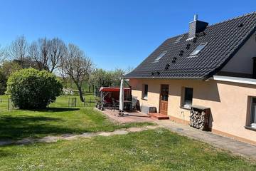 Ferienwohnung für 3 Personen, mit Garten und Terrasse in Blowatz