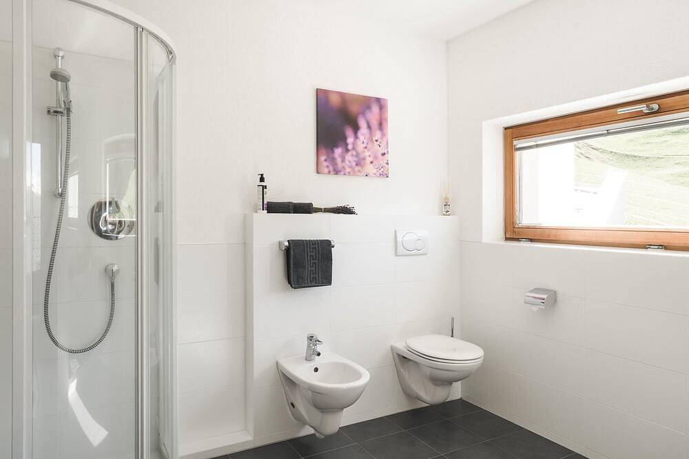 Ganze Wohnung, Ferienwohnung Stille in Südtirol - Aviunshof nature design apartment in Matsch, Mals