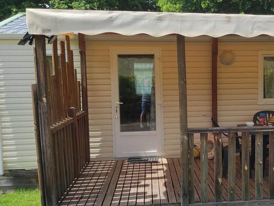 Camping d'Arpheuilles - Mobilheim 4 personen - Mobilheim 2 Schlafzimmer mit Fernseher und Klimaanlage 4 Pers. in Saint-Paul-de-Vézelin, Roanne und Umgebung