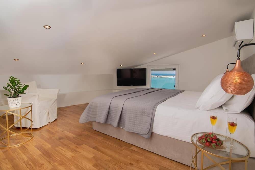 Ganze Wohnung, Minimal Loft with Sea View over Zakynthos Harbor! in Zakynthos Stadt, Zakynthos