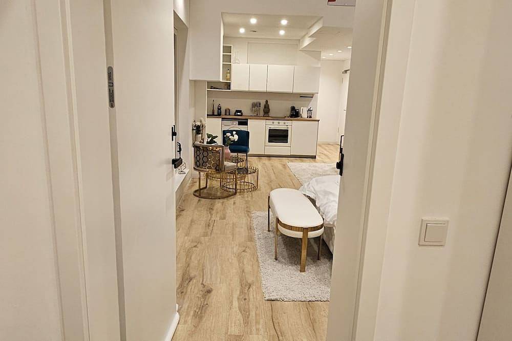 Entire apartment, Untergeschoss Ug Schöne Neubau Wohnung in Munich Sendling, Munich