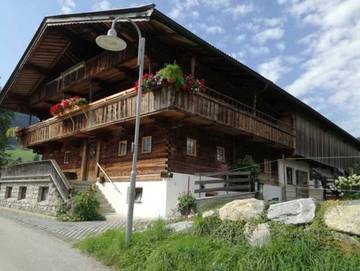 Ferienhaus für 13 Personen in Reith im Alpbachtal, Kaisergebirge, Bild 1