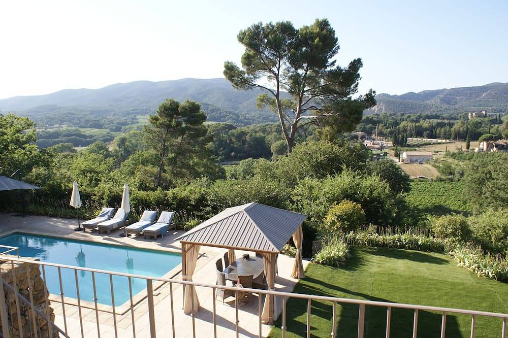 Unique villa for 6 people, 2 minutes from Lourmarin! in Lourmarin, Regionaler Naturpark Luberon