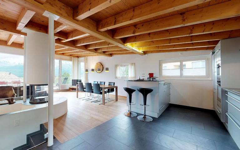 Ferienwohnung für 6 Personen, mit Ausblick und Terrasse in Samedan