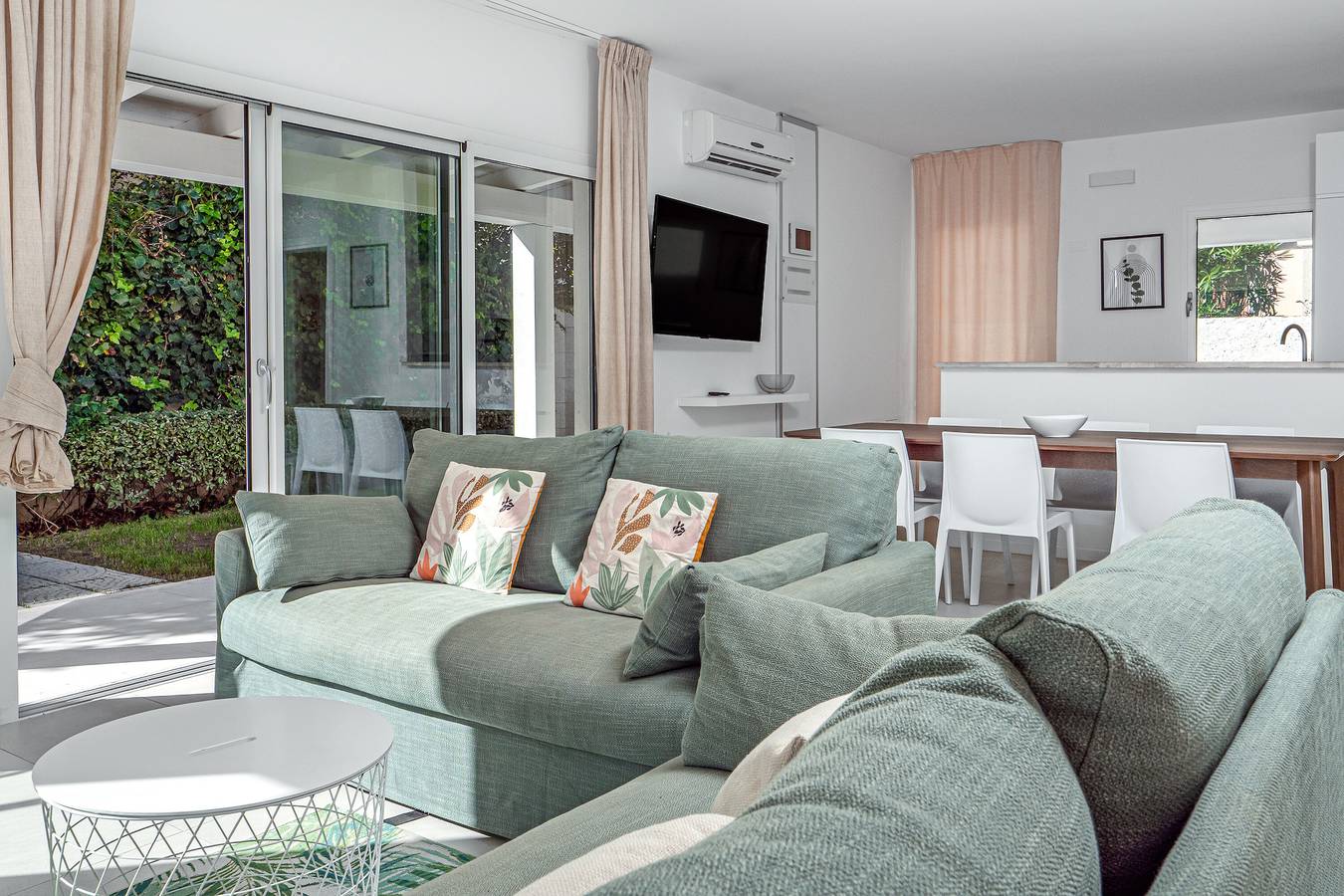 Villa "Cormorani 1" met Uitzicht op Zee, Jacuzzi & Wifi in Golfo Aranci, Costa Smeralda