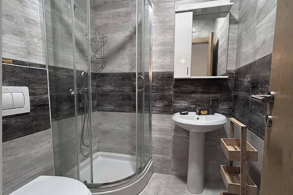 Apartamento entero, The Blue Sky Apartment is a spacious, cosy retreat perfect for families. in Budva, Municipio de Budva