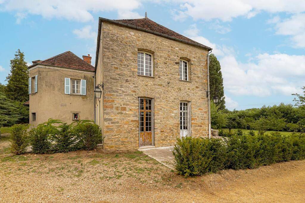 Villa with Private Pool in Villecerf, Seine-et-Marne