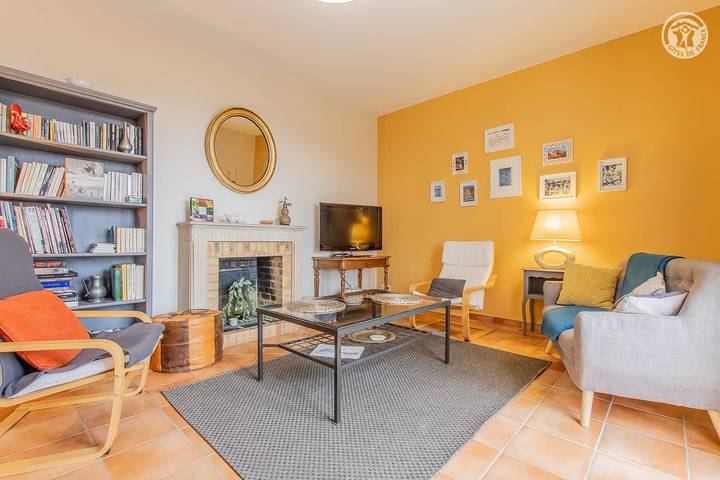 Gîte pour 6 personnes, avec piscine et jardin dans La Chapelle-de-Guinchay - 2