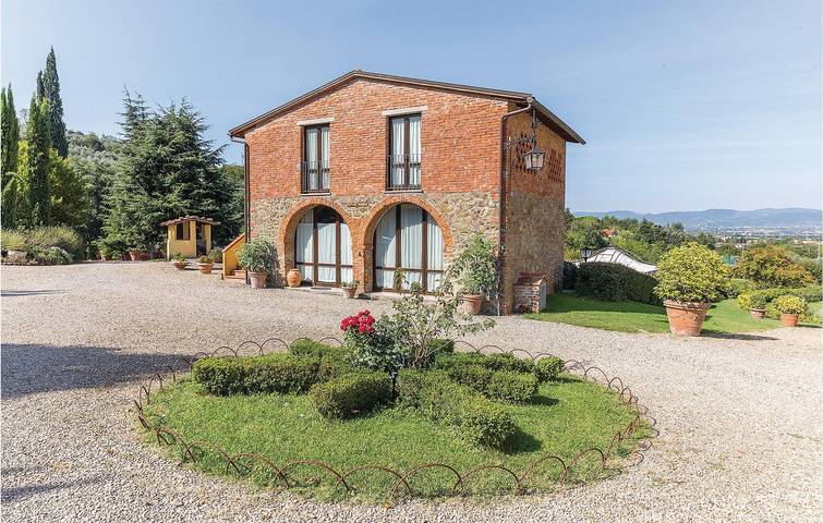 Location de vacances pour 6 personnes, avec jardin ainsi que terrasse et piscine à Arezzo - 2