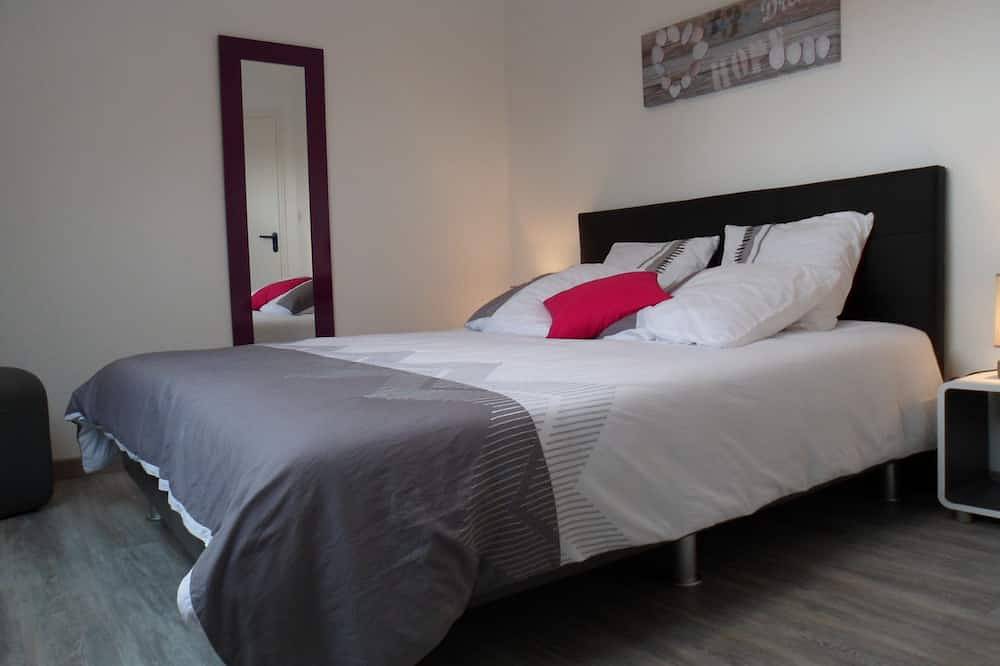 Seaside house 50 metres from the beach - enclosed garden - wifi - Brignogan in Brignogan-Plages, Brest region