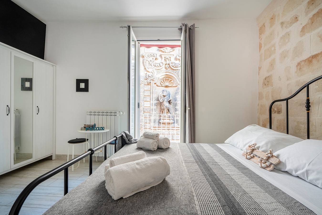 Monolocale intero, Studio 'Carolina 1' con terrazza condivisa, Wi-Fi e aria condizionata in Monopoli, Provincia di Bari