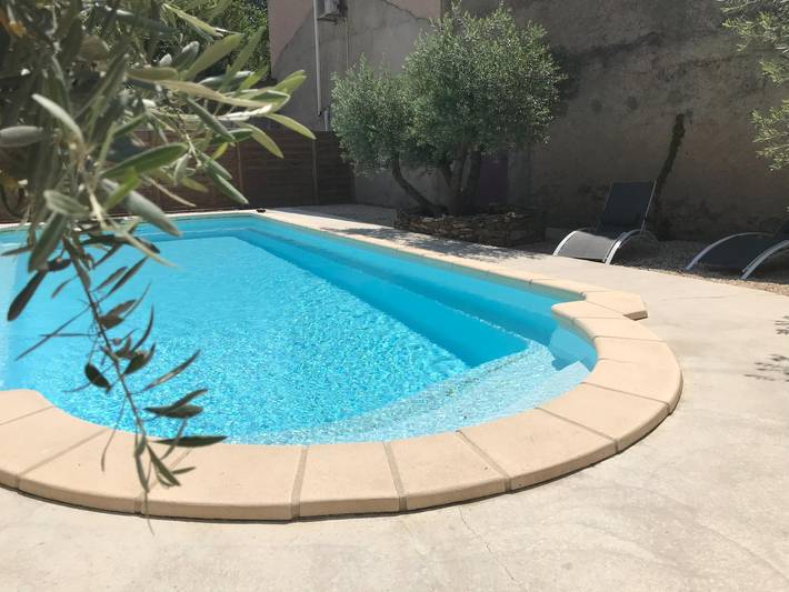 Location de vacances pour 6 personnes, avec piscine ainsi que balcon/terrasse et terrasse à Olonzac - 2