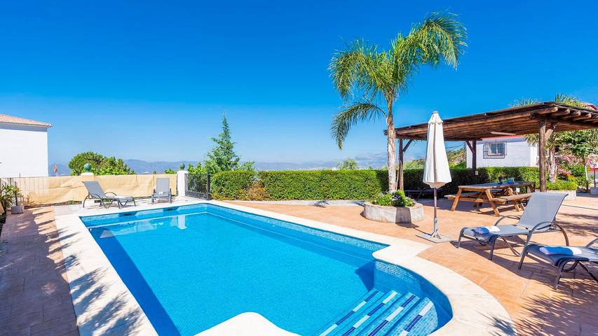 Casa de vacaciones para 14 personas, con Balcón/Terraza en Canillas de Aceituno