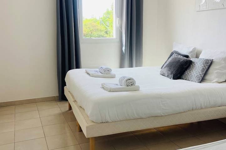 Gîte pour 4 personnes, avec balcon, animaux acceptés à Plan-d'Aups-Sainte-Baume - 2