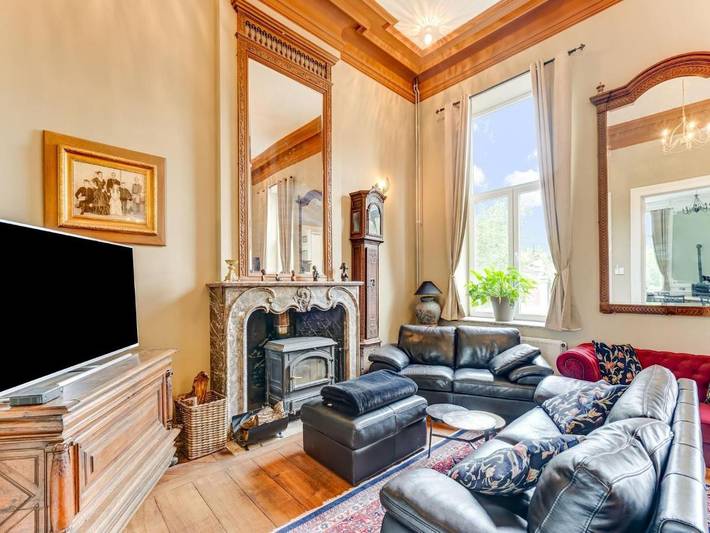 Location de vacances pour 40 personnes, avec jacuzzi ainsi que sauna et jardin à Gesves