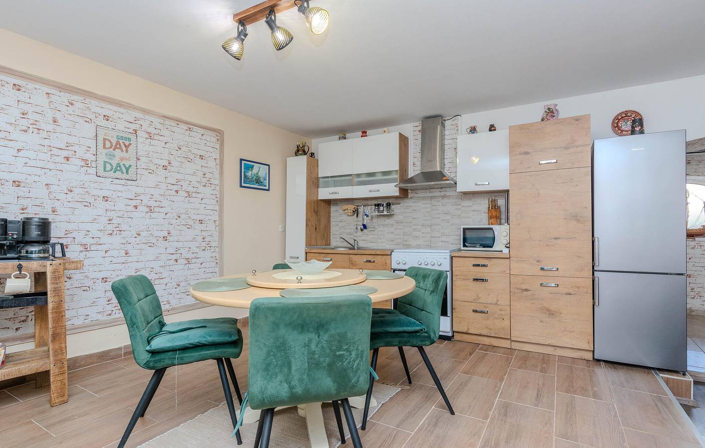 Ganze Ferienwohnung, Ferienwohnung für 4 Personen mit Terrasse in Nin, Zadar