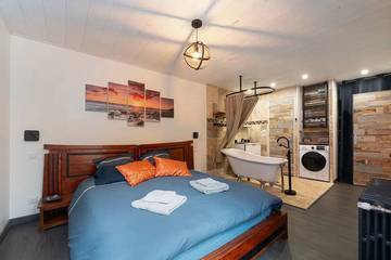 Cottage pour 2 personnes, avec jacuzzi et jardin à Meslan