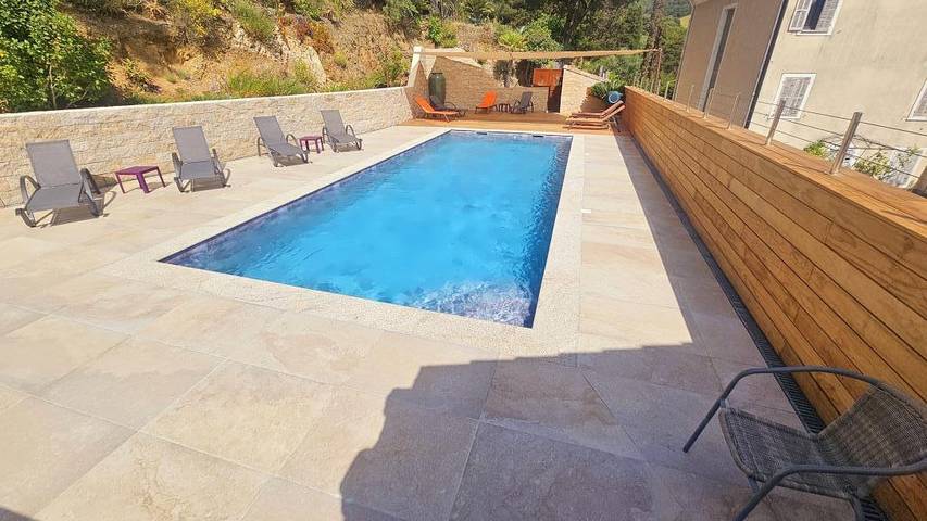 Casa de huéspedes para 6 personas, con piscina y terraza - 1